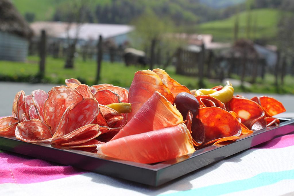 C comme charcuteries basques
